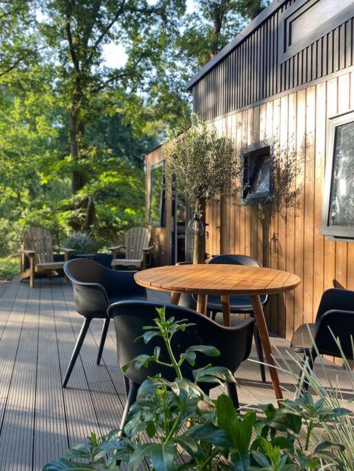 Tiny house sur terrain boisé à 10 mn de la mer Férel Eksteriør bilde