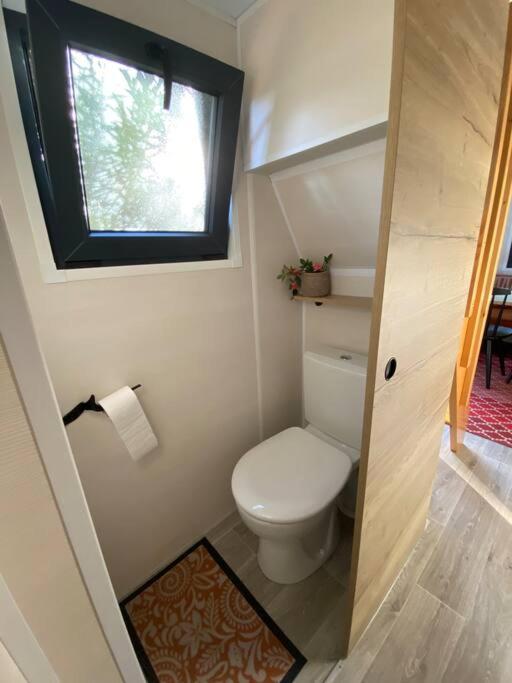 Tiny house sur terrain boisé à 10 mn de la mer Férel Eksteriør bilde